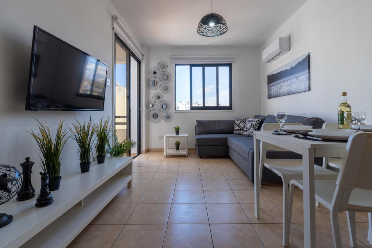 Polyn 1- Bedroom Apartment In Λάρνακα Εξωτερικό φωτογραφία
