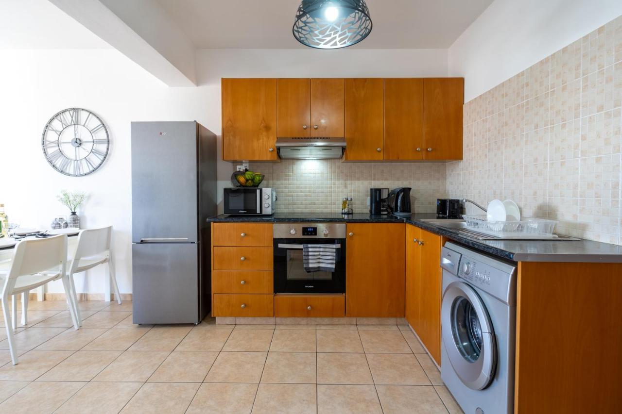 Polyn 1- Bedroom Apartment In Λάρνακα Εξωτερικό φωτογραφία