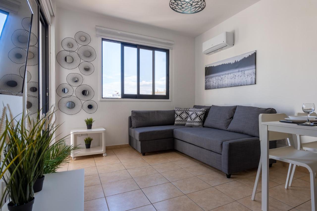 Polyn 1- Bedroom Apartment In Λάρνακα Εξωτερικό φωτογραφία