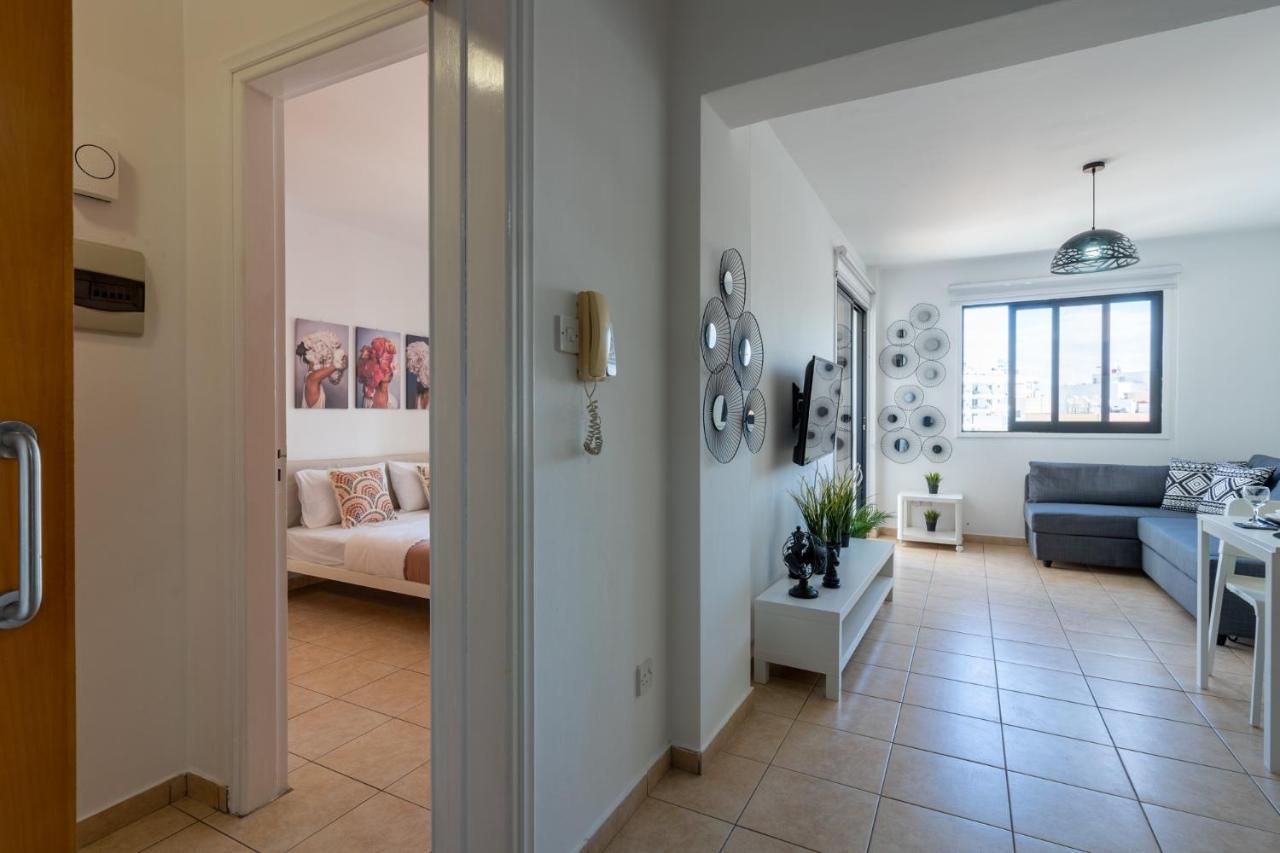 Polyn 1- Bedroom Apartment In Λάρνακα Εξωτερικό φωτογραφία